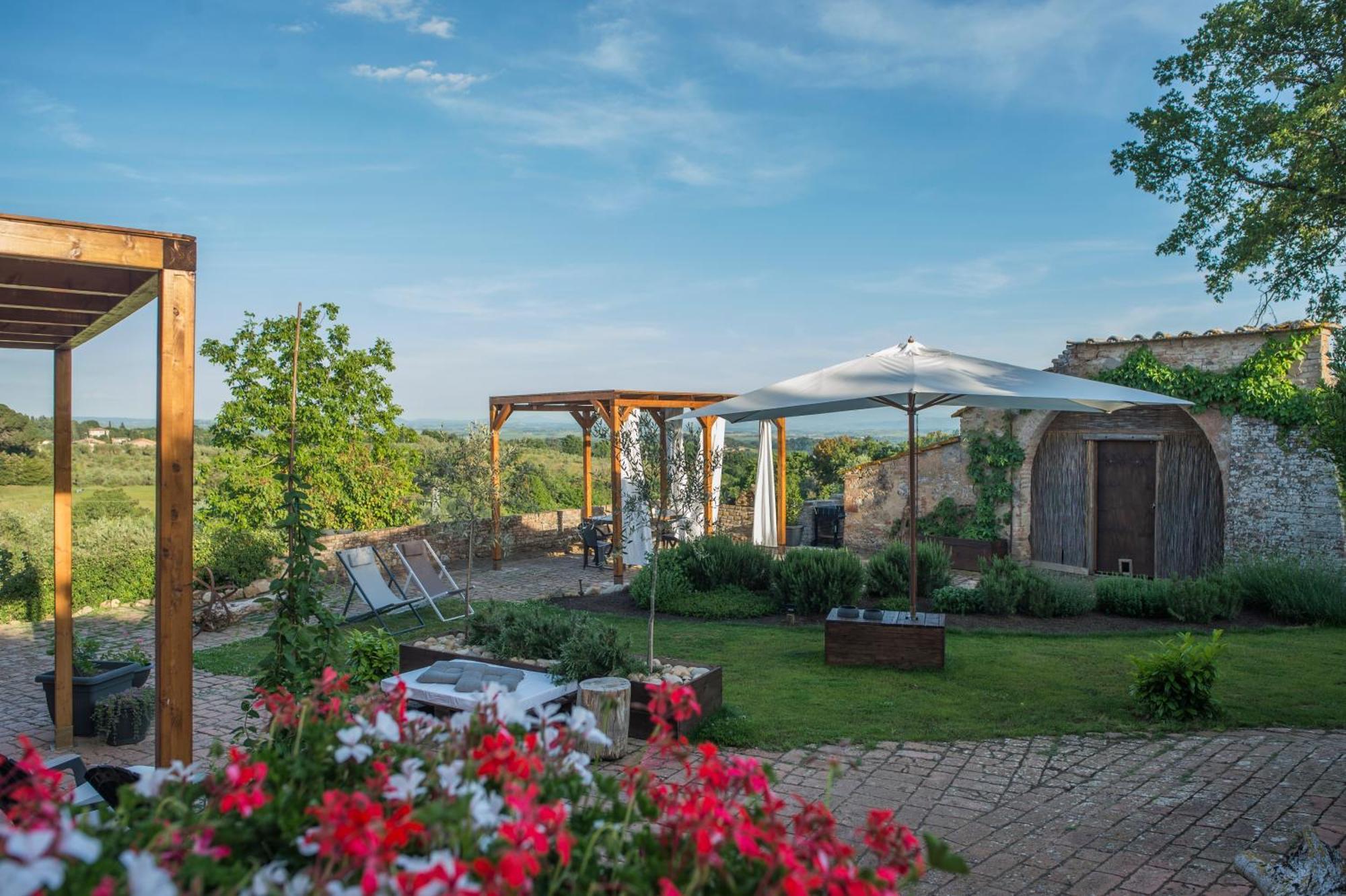 Palazzo Del Papa Country Suites Сієна Екстер'єр фото